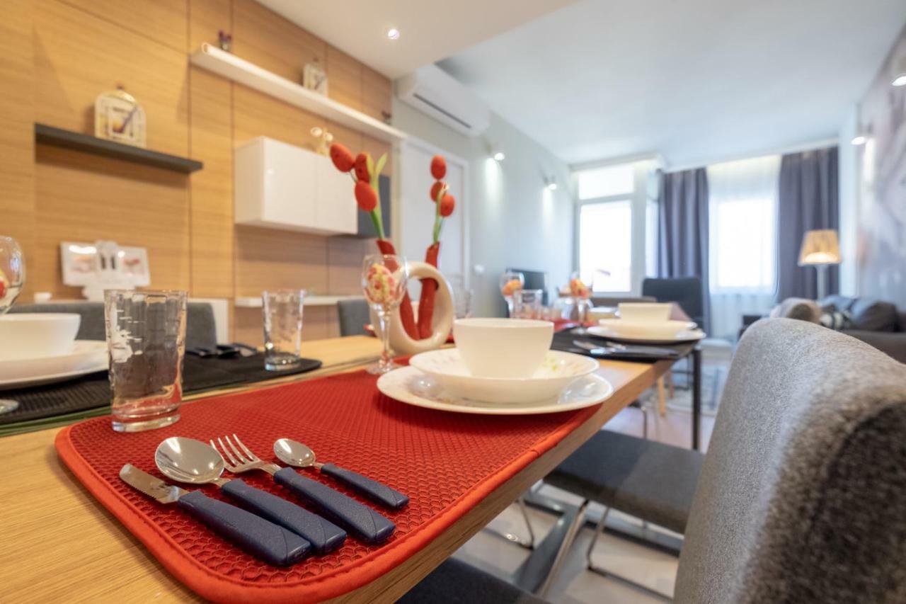 Vitosha Blvd Luxury 2-bedroom, 2-bathroom With Balcony Апартаменти Софія