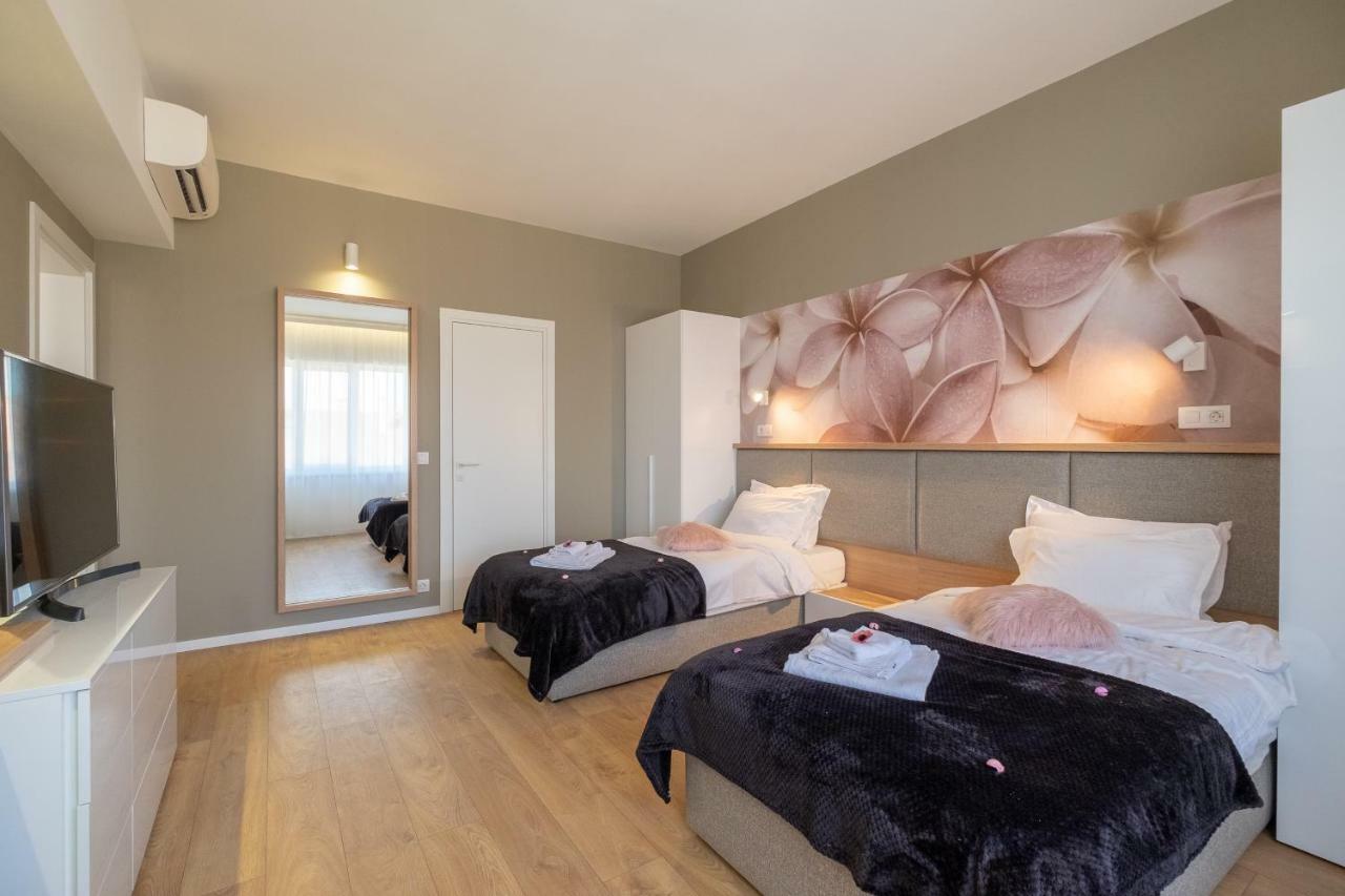 Vitosha Blvd Luxury 2-bedroom, 2-bathroom With Balcony Апартаменти Софія