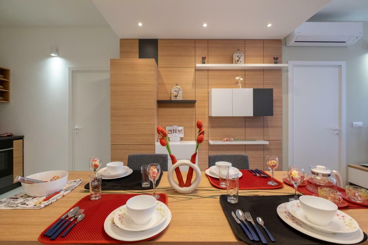 Vitosha Blvd Luxury 2-bedroom, 2-bathroom With Balcony Апартаменти Софія